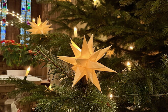 Wir w&uuml;nschen Ihnen<br>ruhige und erholsame Tage<br>zwischen den Jahren!